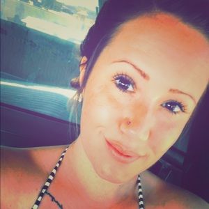 Meet your Posher, Chloe